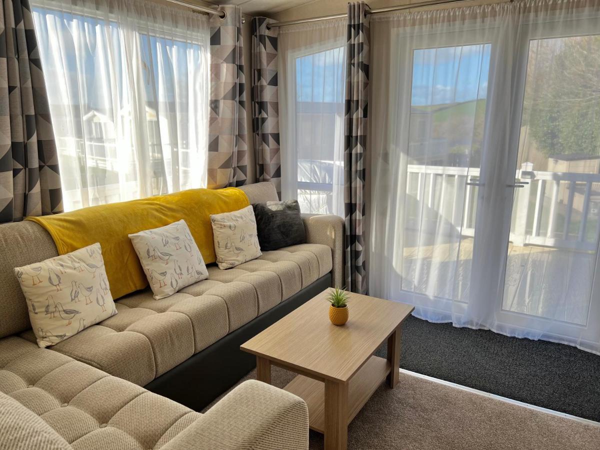 Mollys Retreat Pet Friendly Three Bed Caravan With Small Garden Newquay Bay Resort Quieter Area Of Park Eksteriør billede