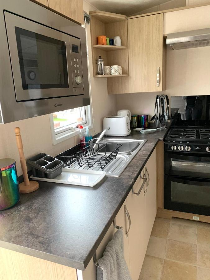 Mollys Retreat Pet Friendly Three Bed Caravan With Small Garden Newquay Bay Resort Quieter Area Of Park Eksteriør billede