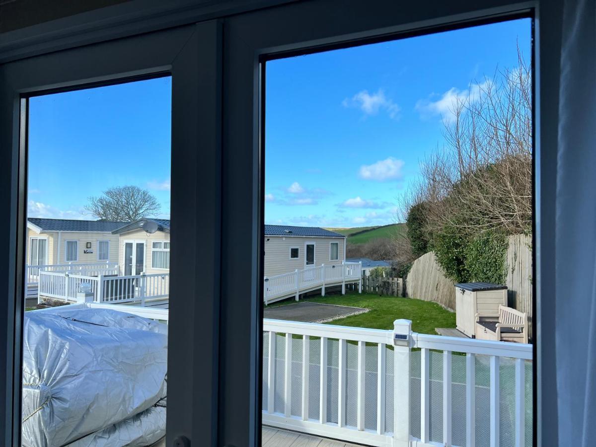 Mollys Retreat Pet Friendly Three Bed Caravan With Small Garden Newquay Bay Resort Quieter Area Of Park Eksteriør billede