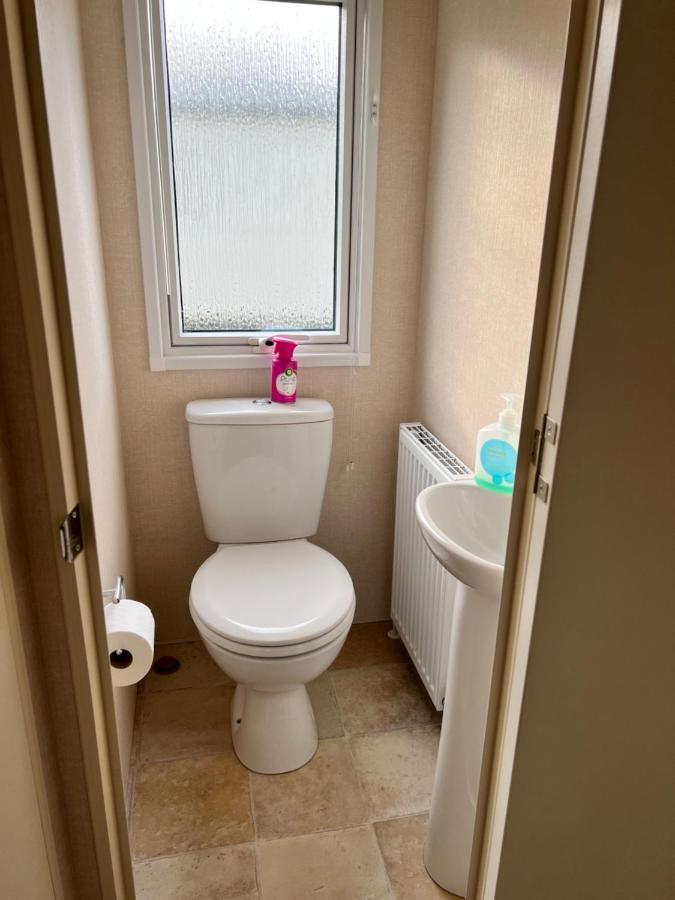 Mollys Retreat Pet Friendly Three Bed Caravan With Small Garden Newquay Bay Resort Quieter Area Of Park Eksteriør billede
