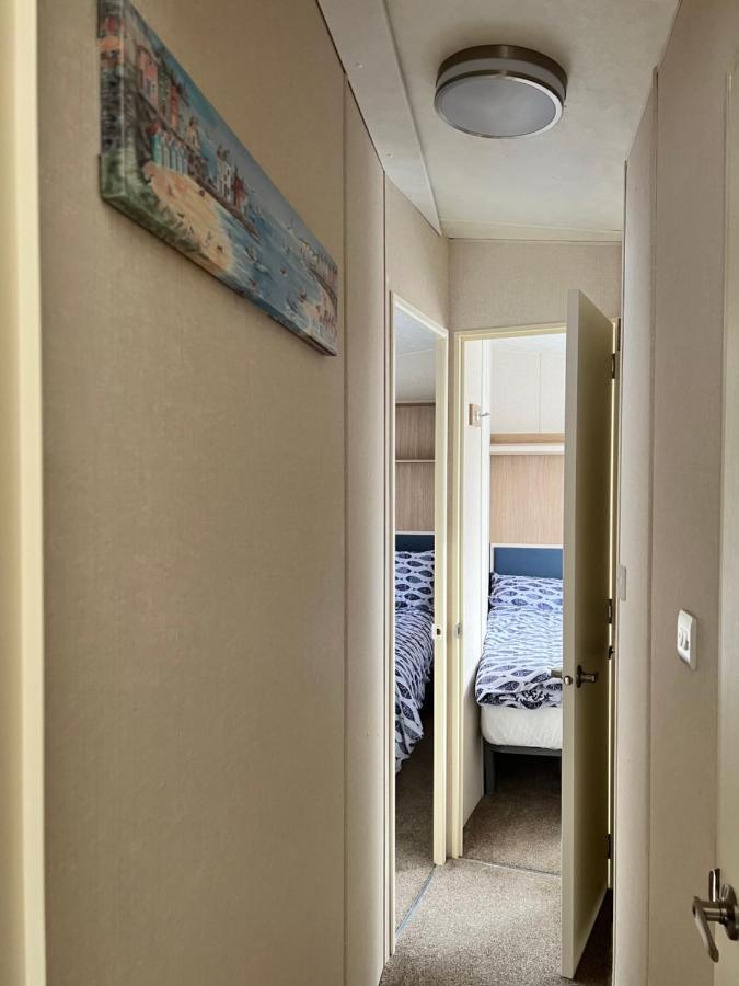 Mollys Retreat Pet Friendly Three Bed Caravan With Small Garden Newquay Bay Resort Quieter Area Of Park Eksteriør billede