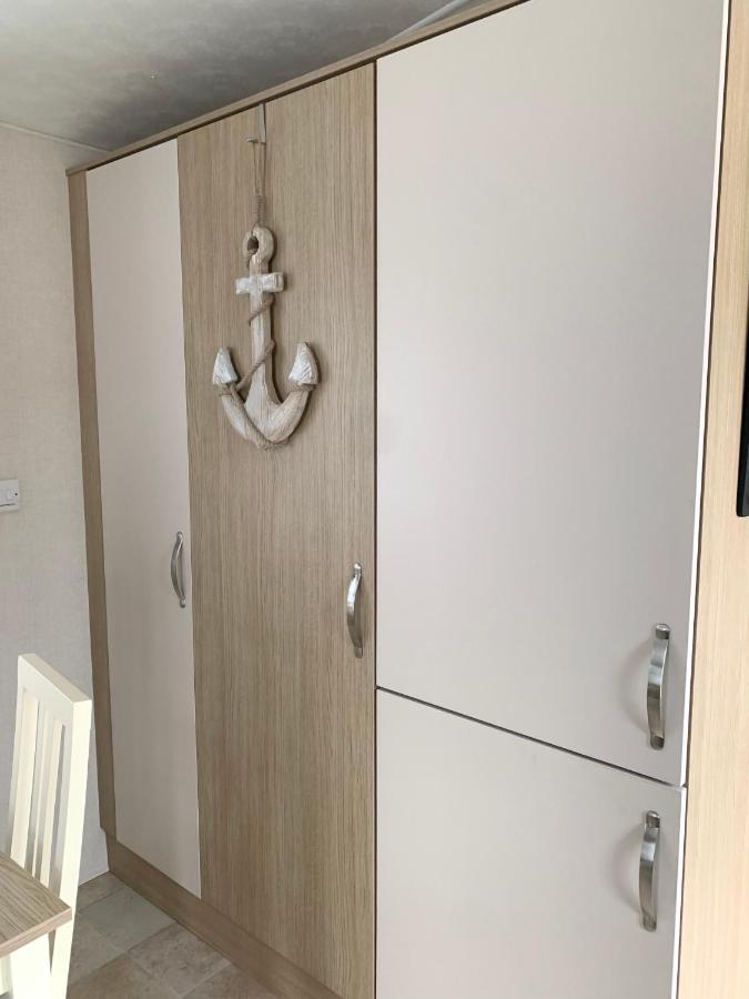 Mollys Retreat Pet Friendly Three Bed Caravan With Small Garden Newquay Bay Resort Quieter Area Of Park Eksteriør billede