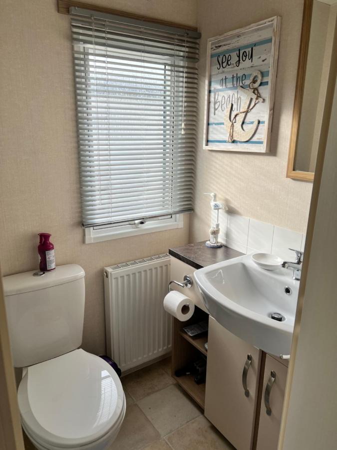 Mollys Retreat Pet Friendly Three Bed Caravan With Small Garden Newquay Bay Resort Quieter Area Of Park Eksteriør billede