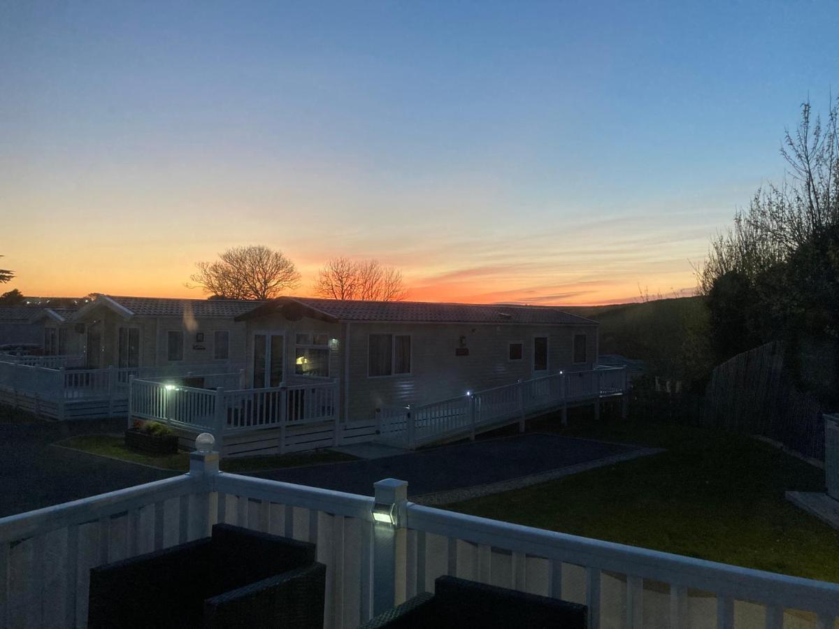 Mollys Retreat Pet Friendly Three Bed Caravan With Small Garden Newquay Bay Resort Quieter Area Of Park Eksteriør billede