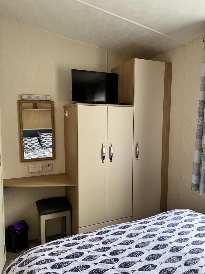 Mollys Retreat Pet Friendly Three Bed Caravan With Small Garden Newquay Bay Resort Quieter Area Of Park Eksteriør billede